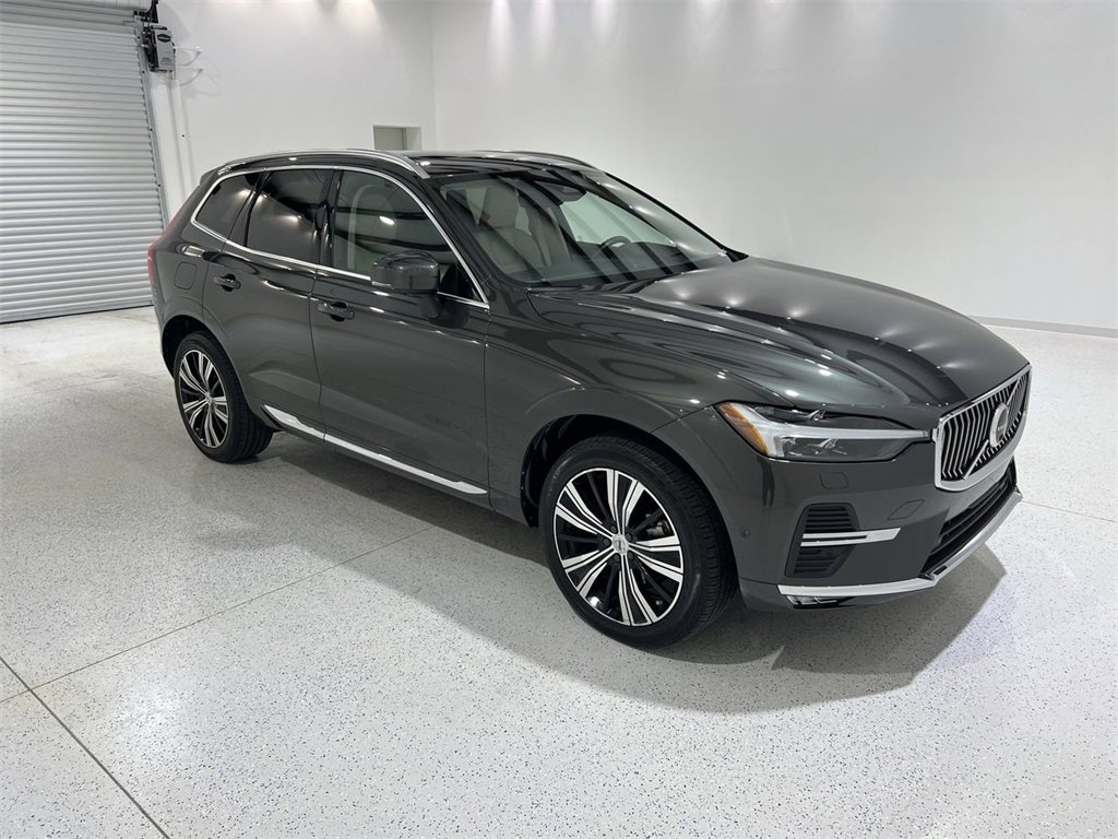 2022 Volvo XC60 B5 Inscription photo 2