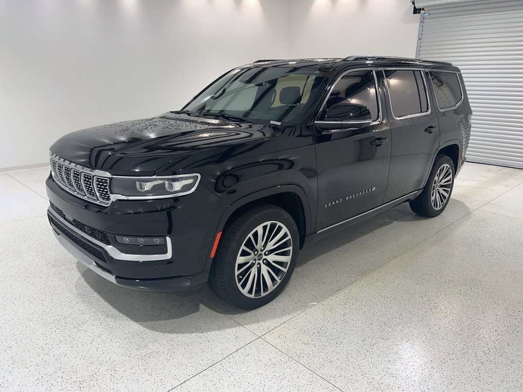 2023 Jeep Grand Wagoneer Series III's photo