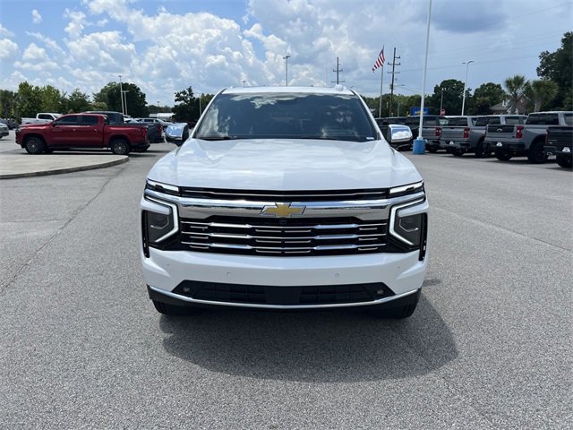 2025 Chevrolet Suburban Premier photo 3