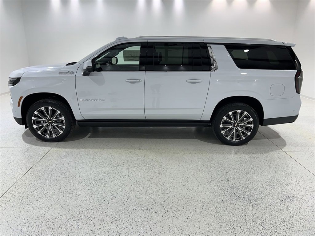 2026 Chevrolet Suburban High Country's photo