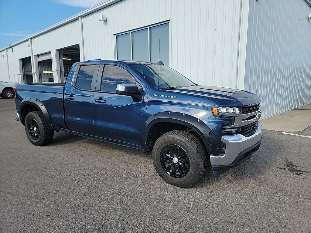 2019 Chevrolet Silverado 1500 LT photo 2