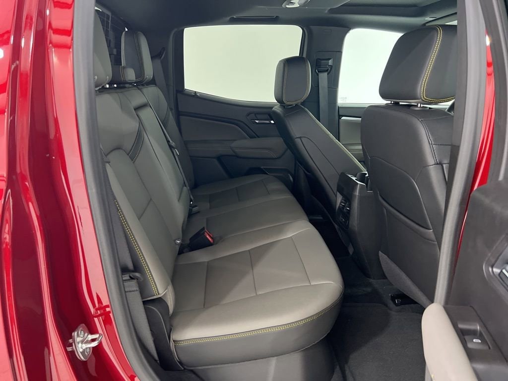 2025 Chevrolet Colorado ZR2 - Photo 25