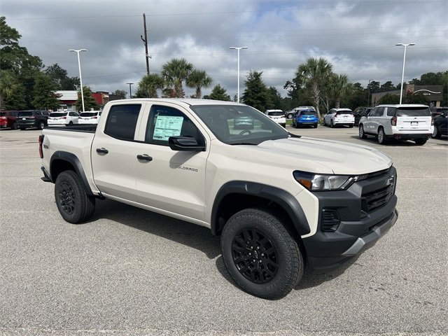 2026 Chevrolet Colorado Trail Boss photo 2