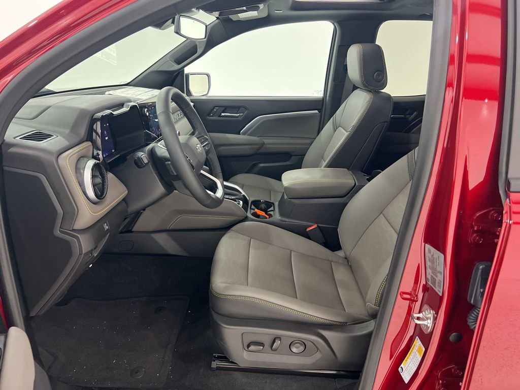 2025 Chevrolet Colorado ZR2 - Photo 19