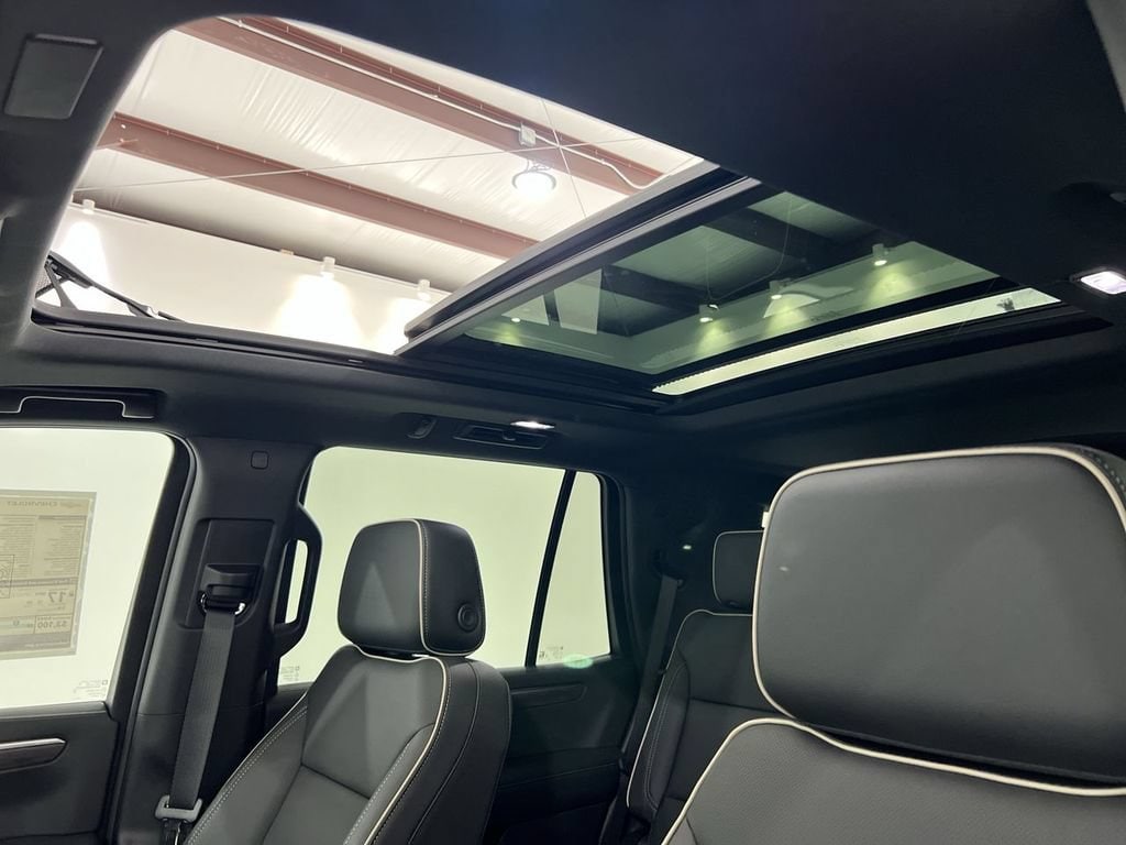 2025 Chevrolet Tahoe Premier - Photo 18