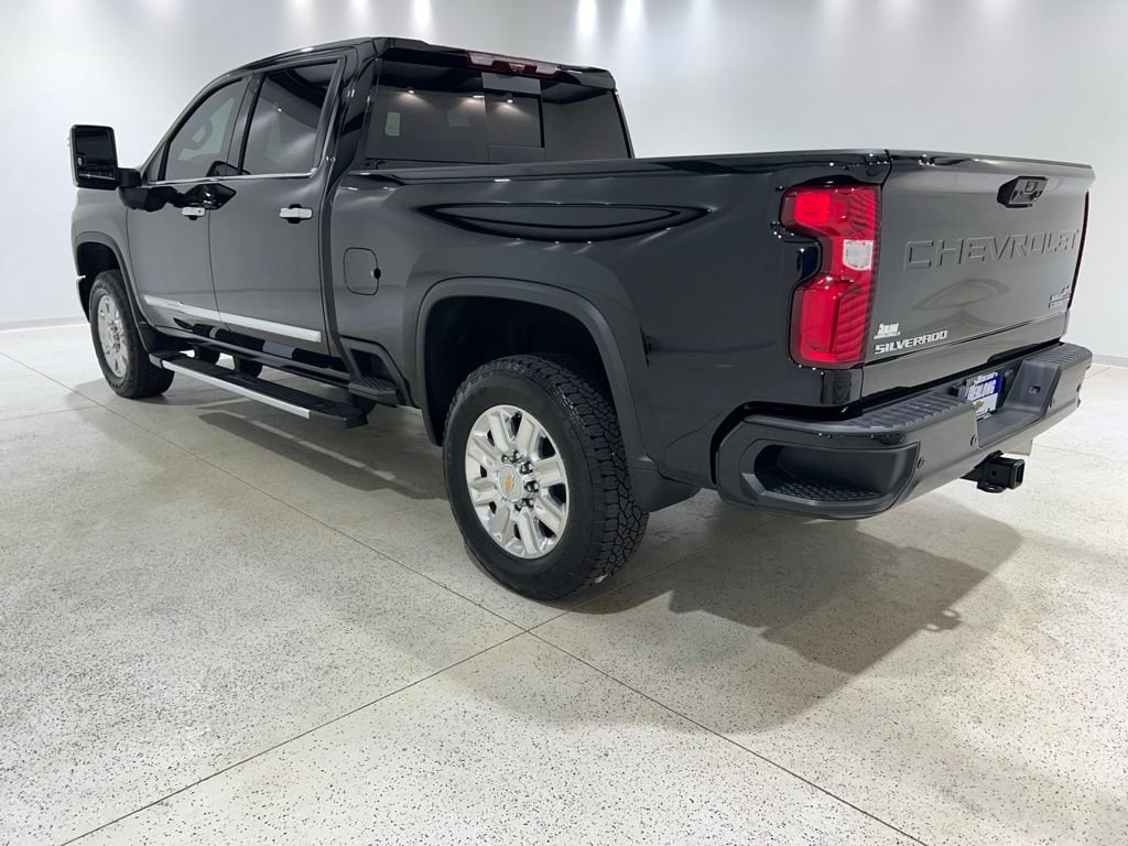 Used 2024 Chevrolet Silverado 2500 HD High Country Truck Crew Cab