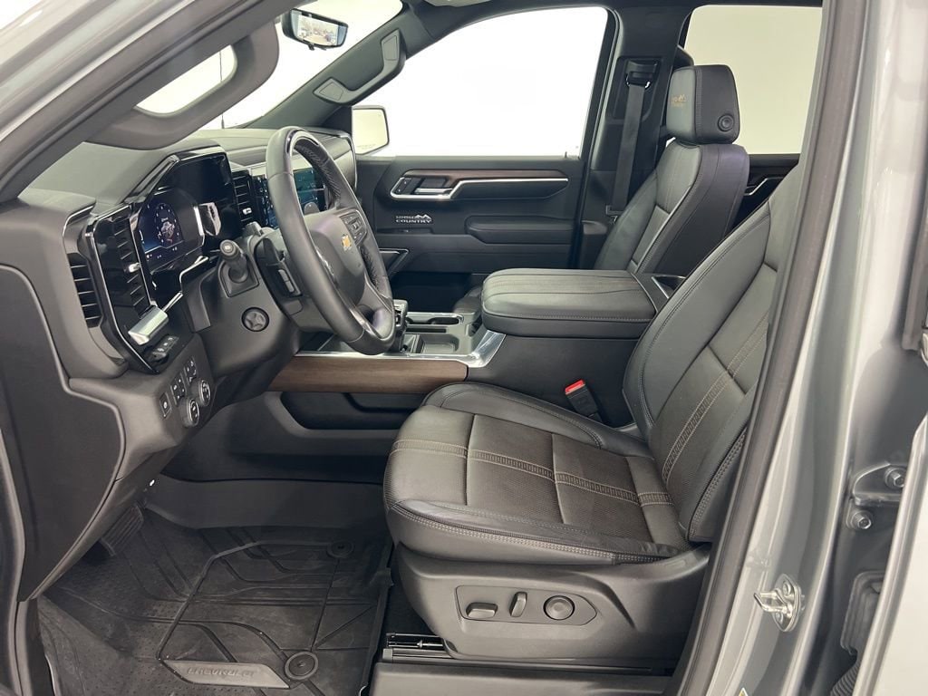 2025 Chevrolet Silverado 1500 High Country - Photo 18