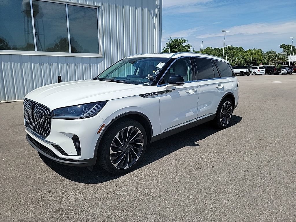 2025 Lincoln Aviator Reserve AWD's photo