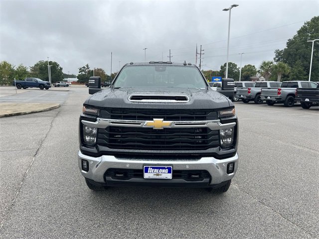 2025 Chevrolet Silverado 2500HD LT photo 3