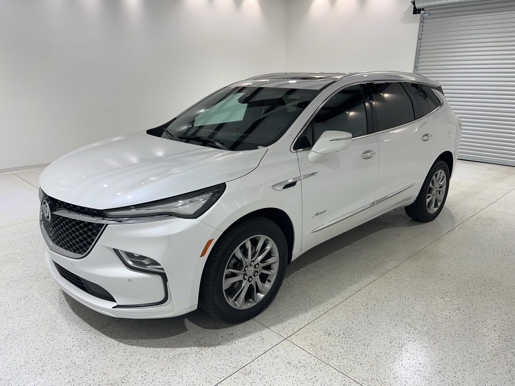 2024 Buick Enclave Avenir's photo