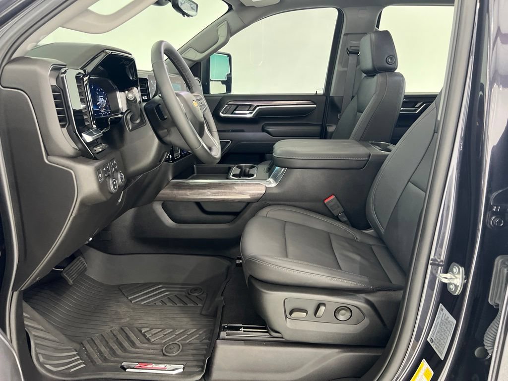 2024 Chevrolet Silverado 2500HD LTZ - Photo 19