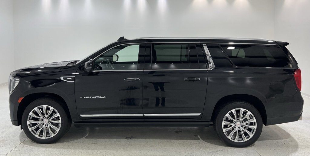 2022 GMC Yukon XL Denali's photo