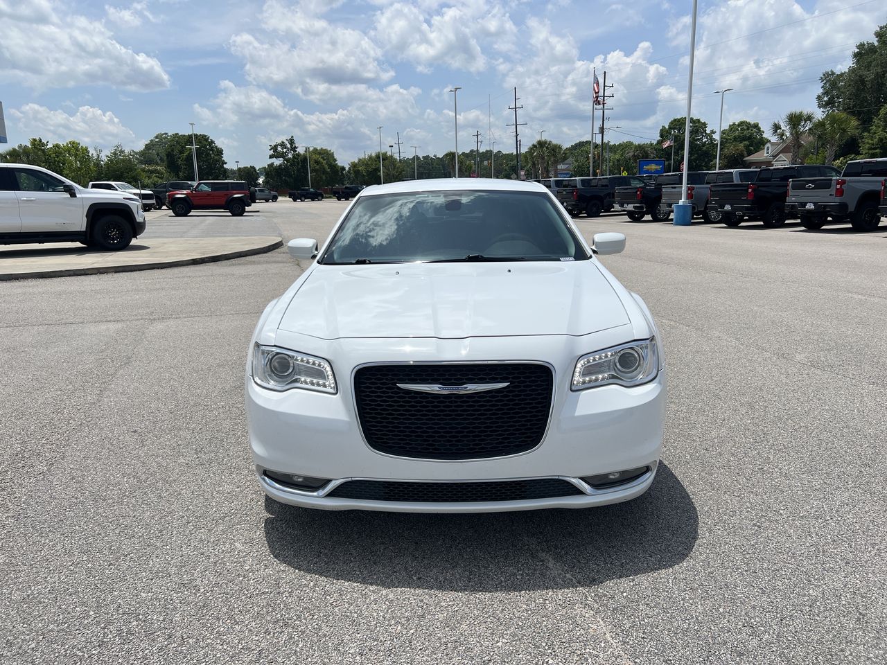 2017 Chrysler 300 Limited photo 3