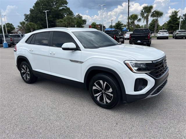 2025 Volkswagen Atlas Cross Sport SE photo 2
