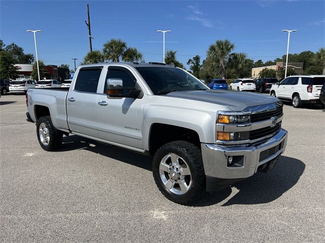 2017 Chevrolet Silverado 2500HD LTZ photo 2