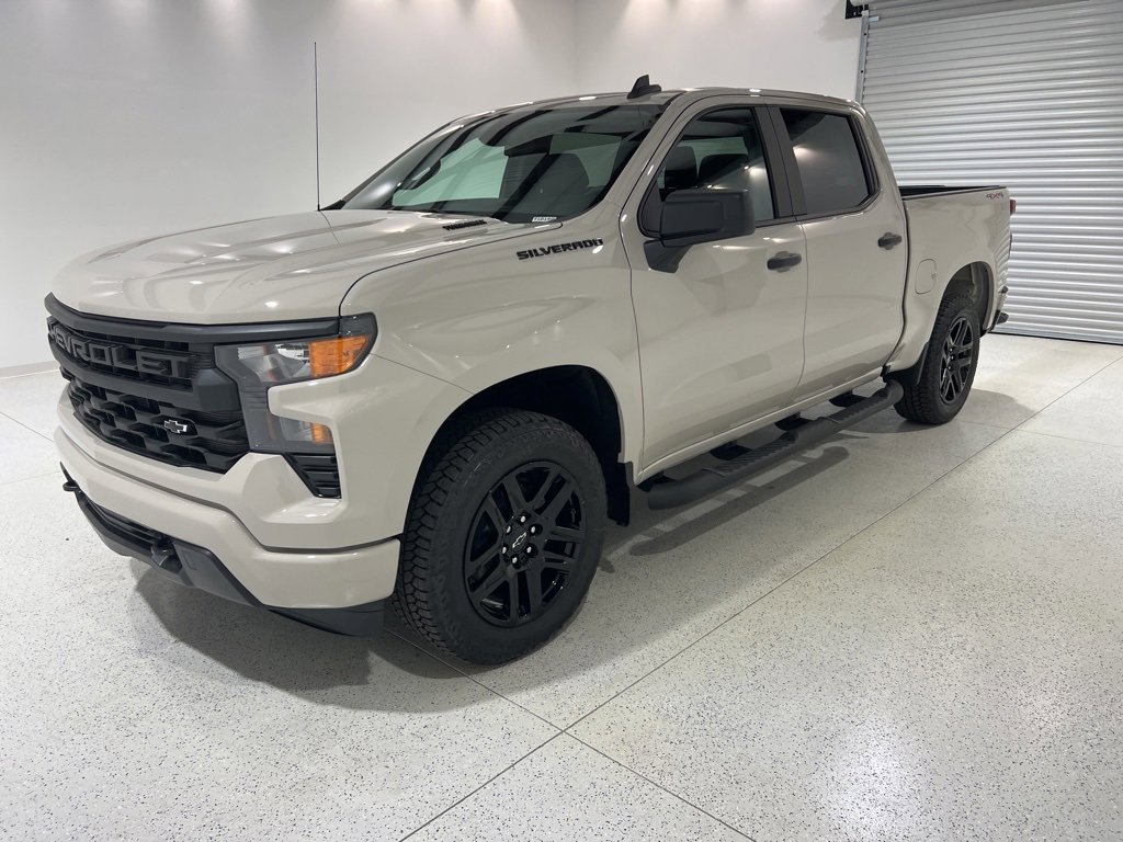 2026 Chevrolet Silverado Custom's photo