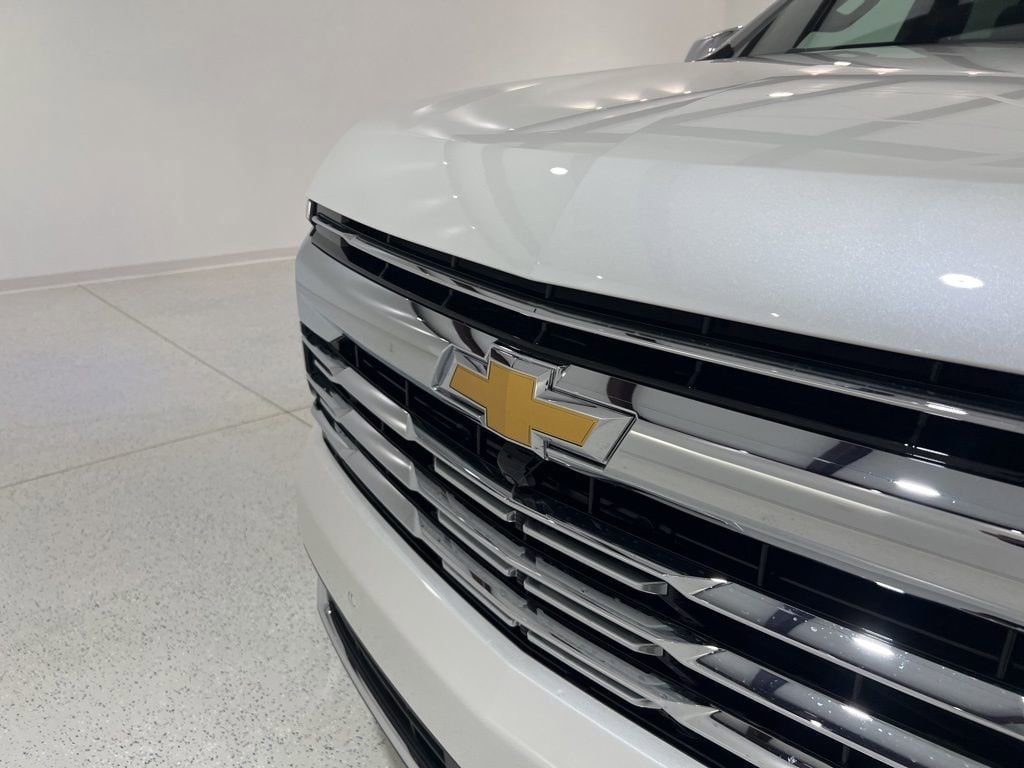 2025 Chevrolet Suburban Premier - Photo 29