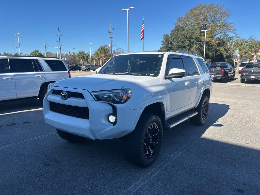 2017 Toyota 4Runner SR5's photo