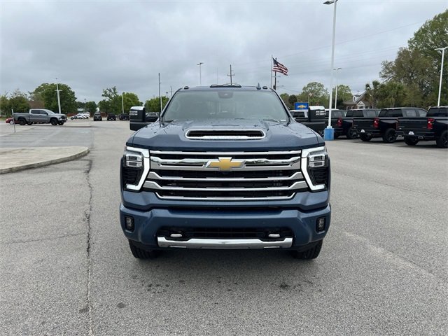 2025 Chevrolet Silverado 2500HD High Country photo 3