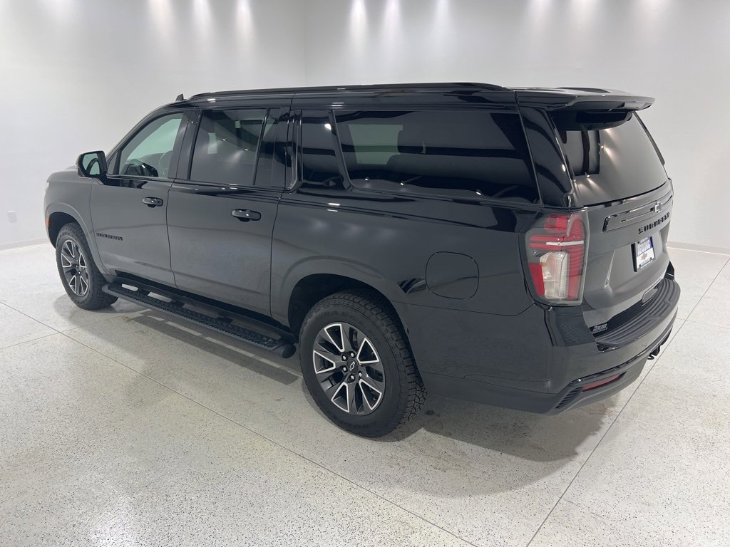2023 Chevrolet Suburban Z71 photo 2