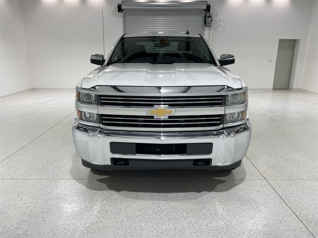 2015 Chevrolet Silverado 2500HD LT photo 3
