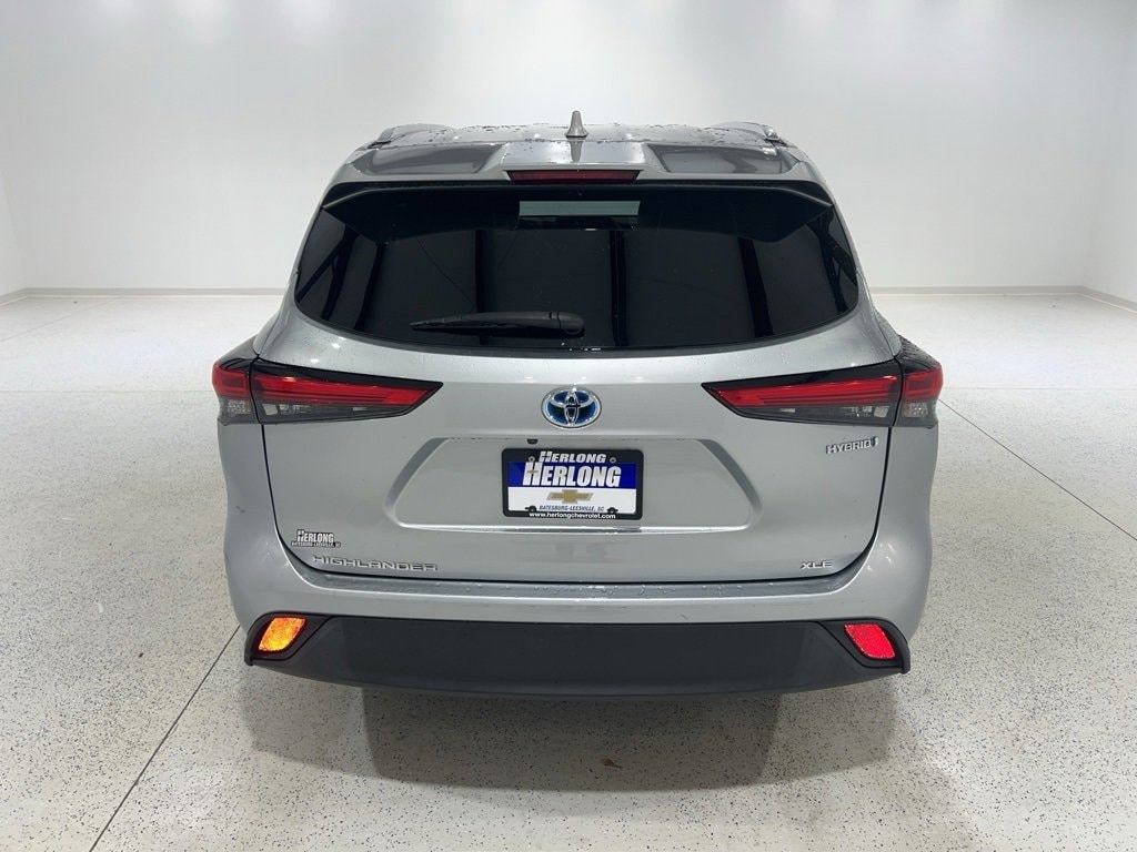 Used 2022 Toyota Highlander Hybrid XLE SUV