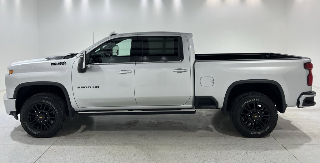 2023 Chevrolet Silverado 2500HD High Country's photo