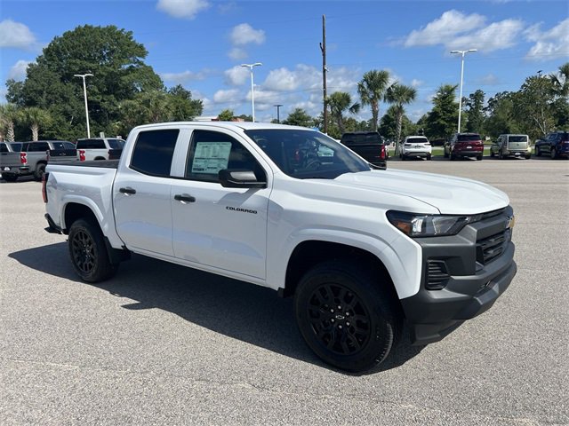 2025 Chevrolet Colorado LT photo 2