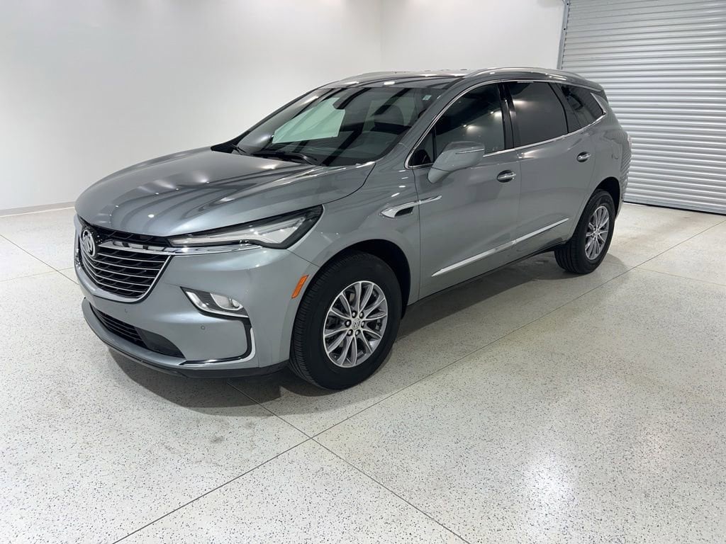 2024 Buick Enclave Essence's photo