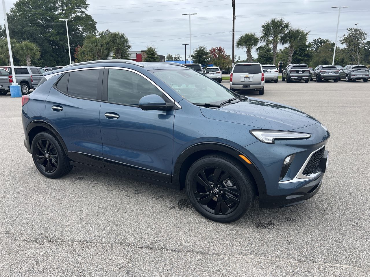 2024 Buick Encore GX Sport Touring photo 2