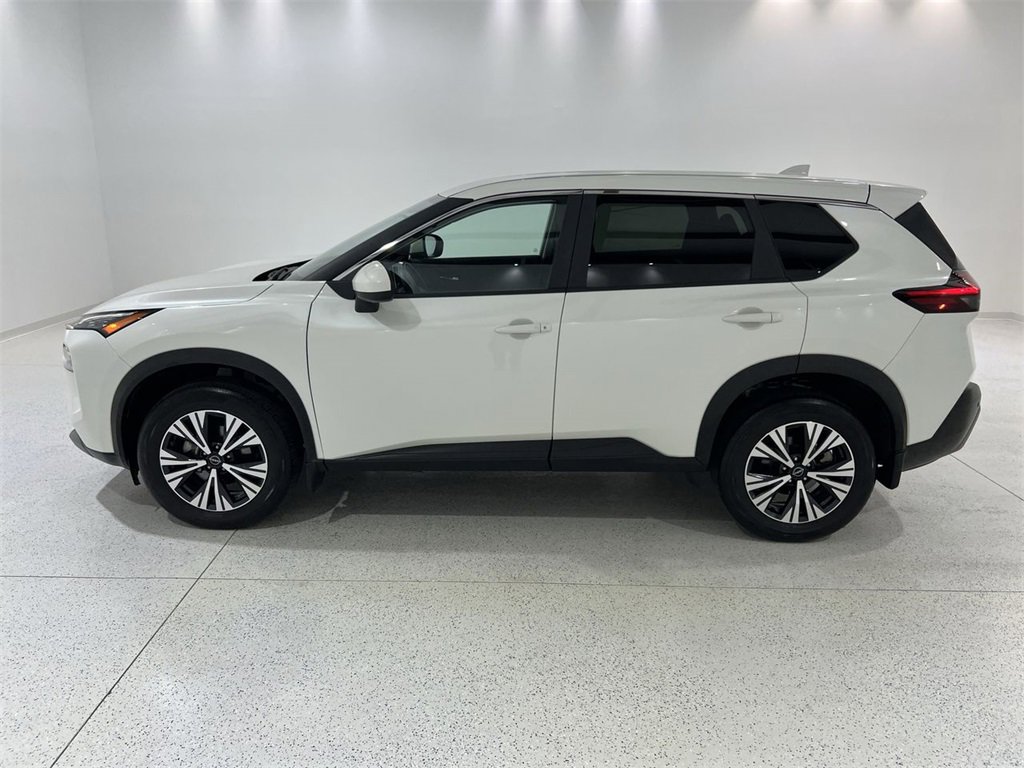 2023 Nissan Rogue SV's photo