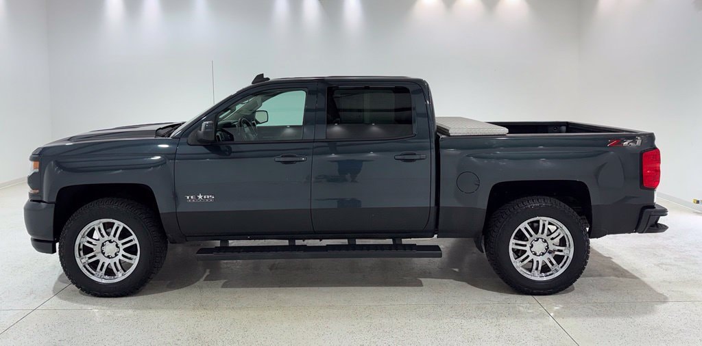 Used 2018 Chevrolet Silverado 1500 LT with VIN 3GCUKREC5JG233288 for sale in Batesburg-Leesville, SC