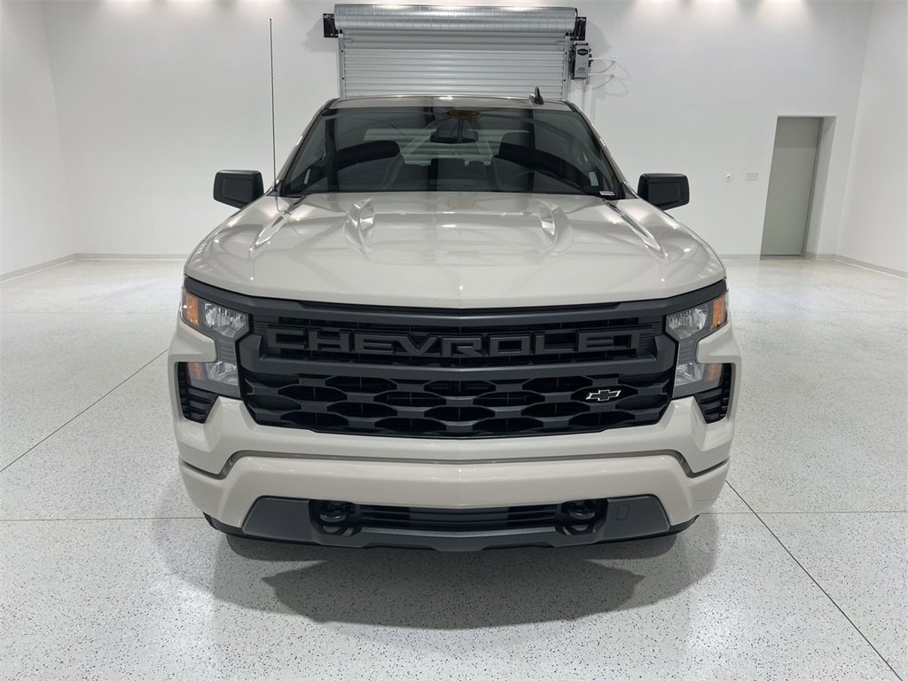 2026 Chevrolet Silverado 1500 Custom photo 3