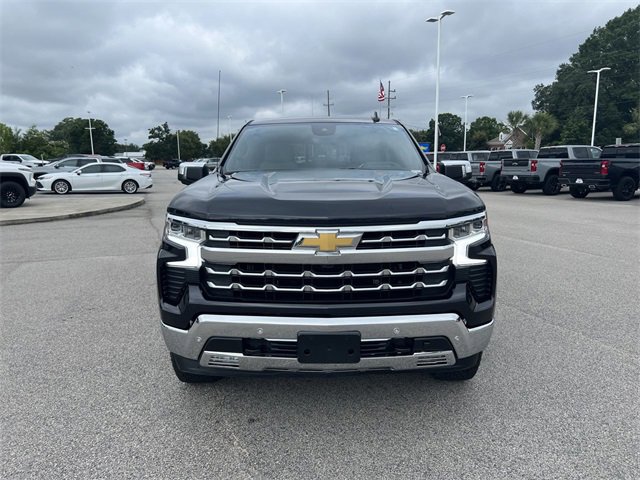 2024 Chevrolet Silverado 1500 LTZ photo 3