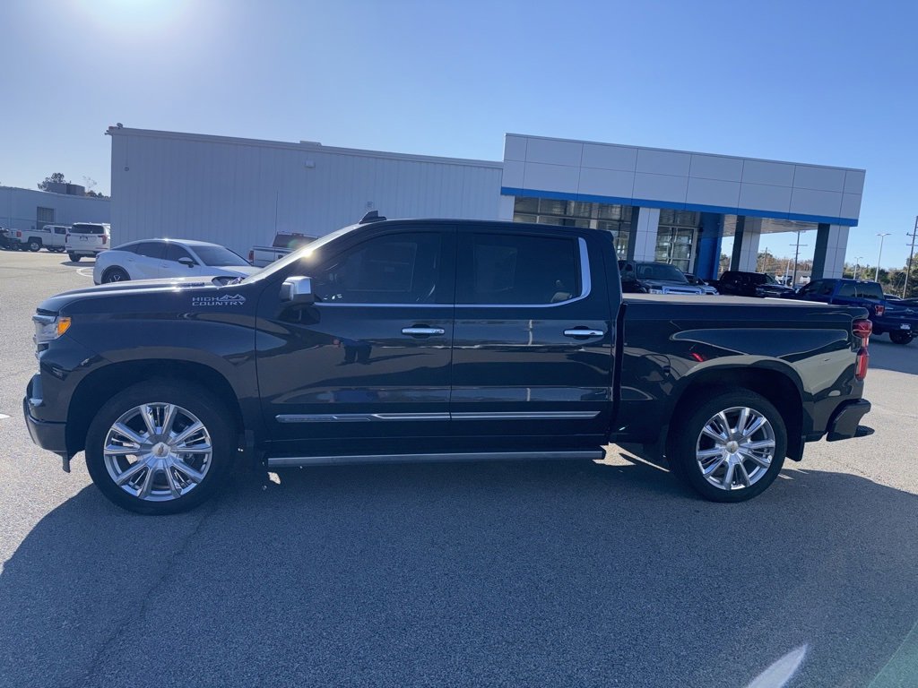 2024 Chevrolet Silverado 1500 High Country photo 2