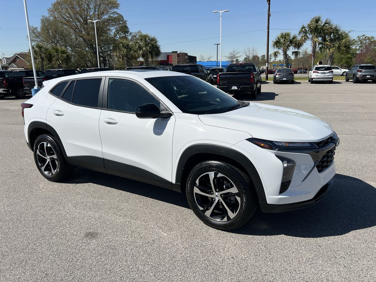 2024 Chevrolet Trax photo 2