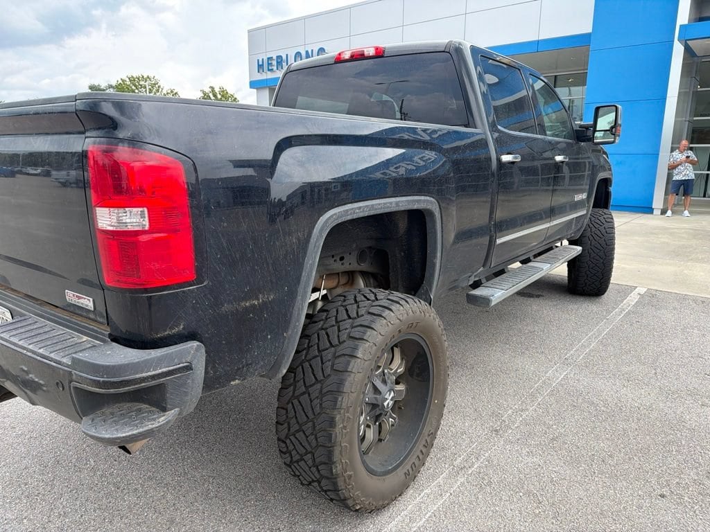 Used 2017 GMC Sierra 2500HD SLT Truck Crew Cab