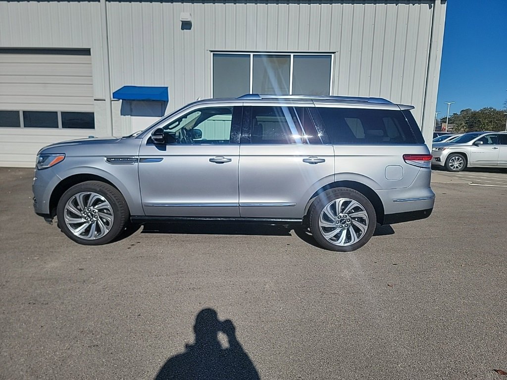 2023 Lincoln Navigator Reserve photo 2