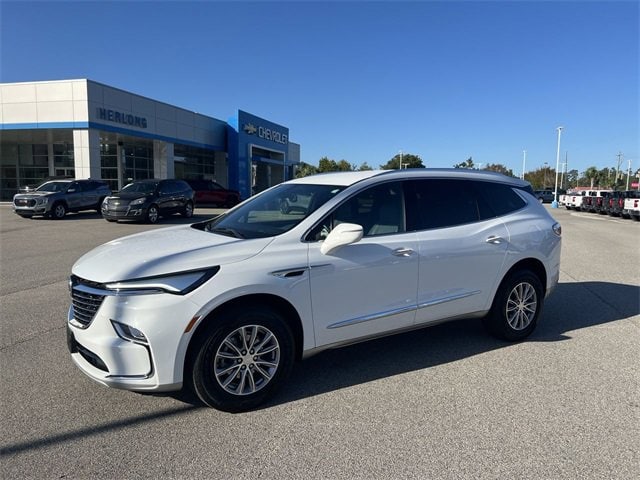 2022 Buick Enclave Essence's photo