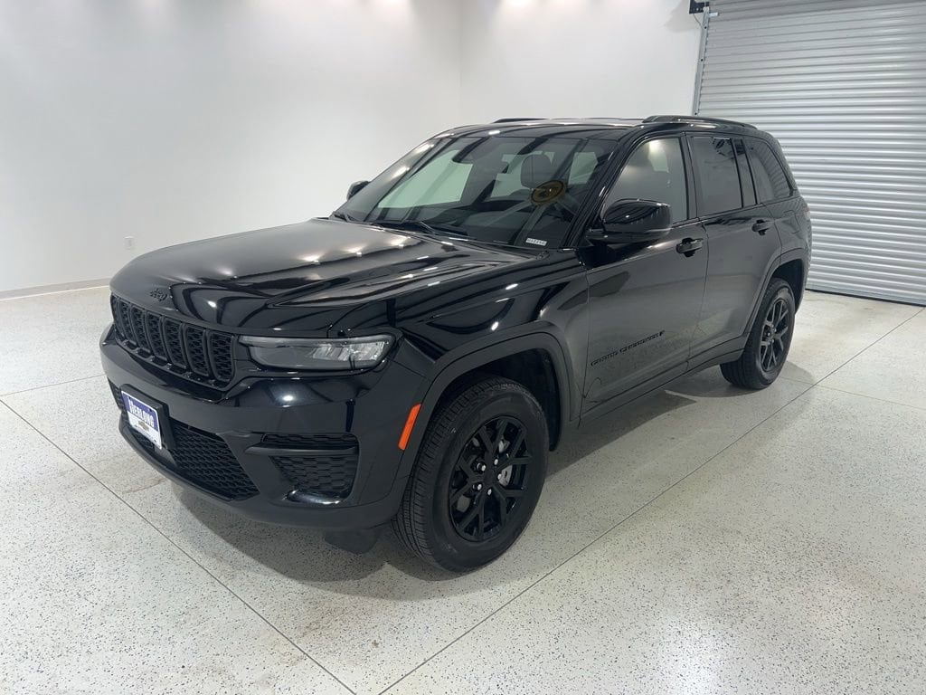 2025 Jeep Grand Cherokee Altitude 4x4's photo