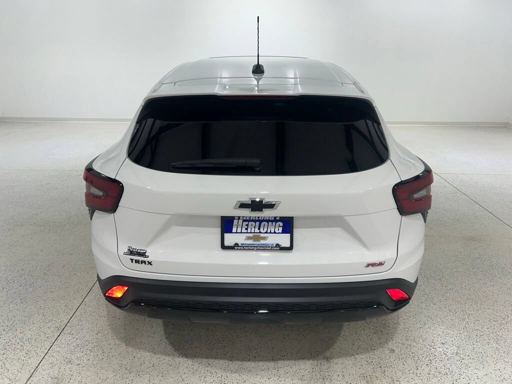 Used 2025 Chevrolet Trax 1RS SUV