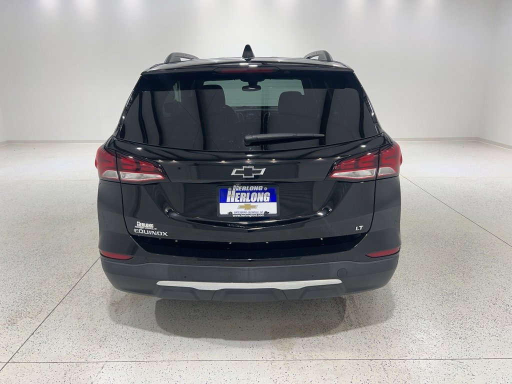 2022 Chevrolet Equinox LT photo 3