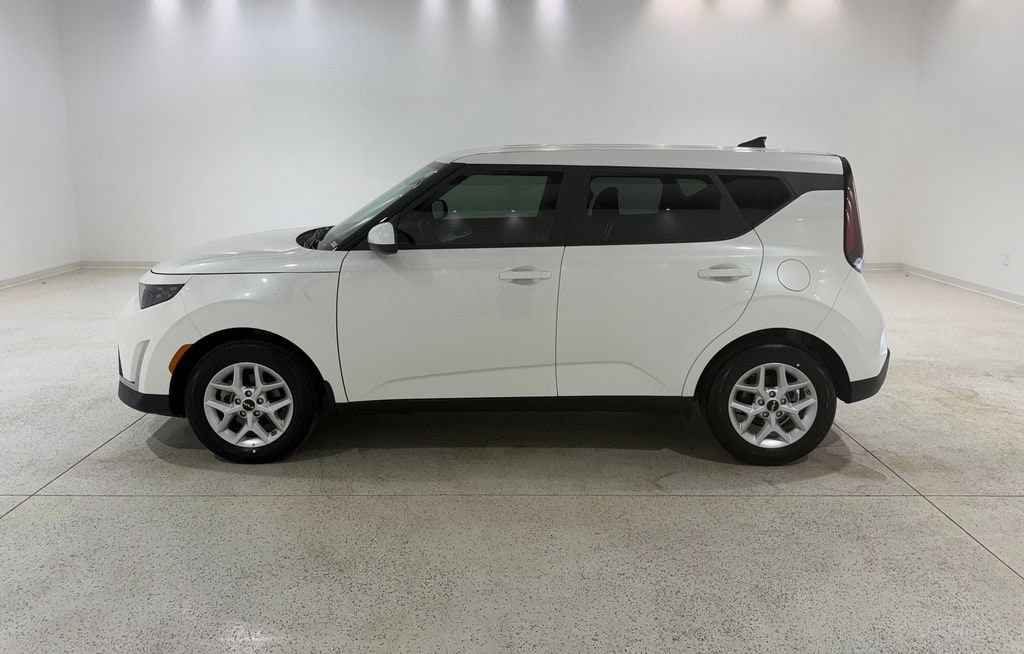 Used 2025 Kia Soul LX Hatchback