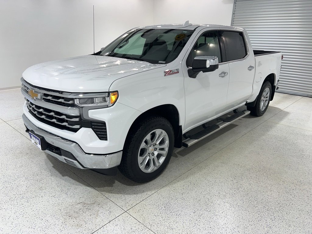2025 Chevrolet Silverado 1500 Truck Crew Cab 
