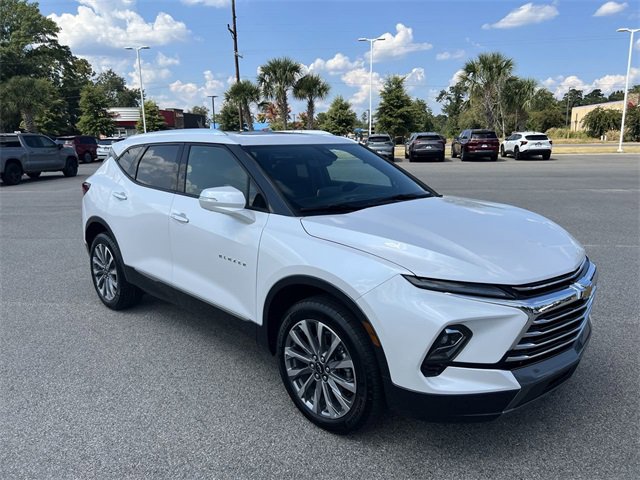 2025 Chevrolet Blazer Premier photo 2