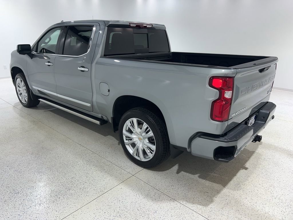 2025 Chevrolet Silverado 1500 High Country - Photo 3