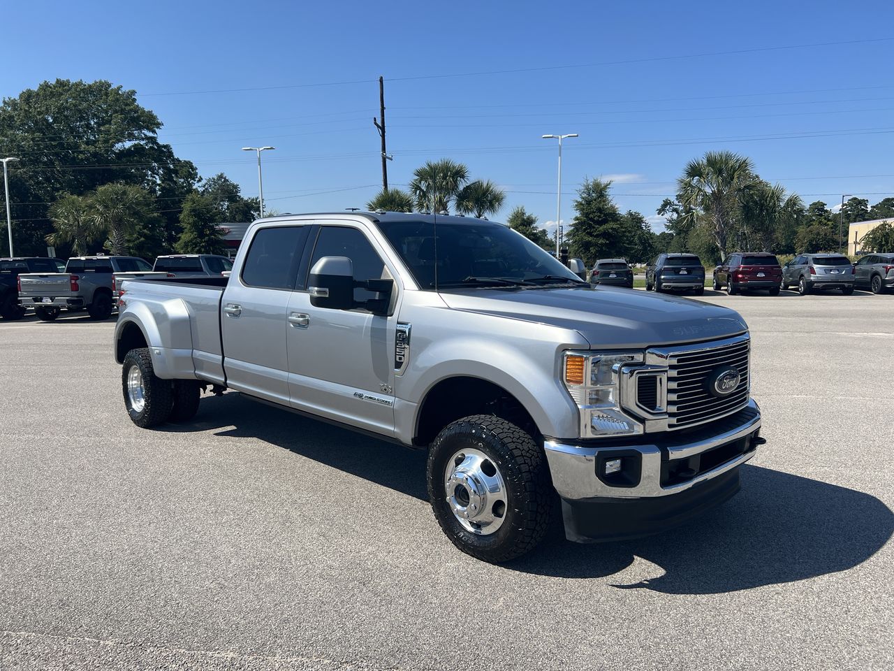 2022 Ford F-350 Lariat photo 2