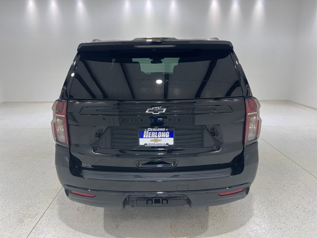 2023 Chevrolet Suburban Z71 photo 3
