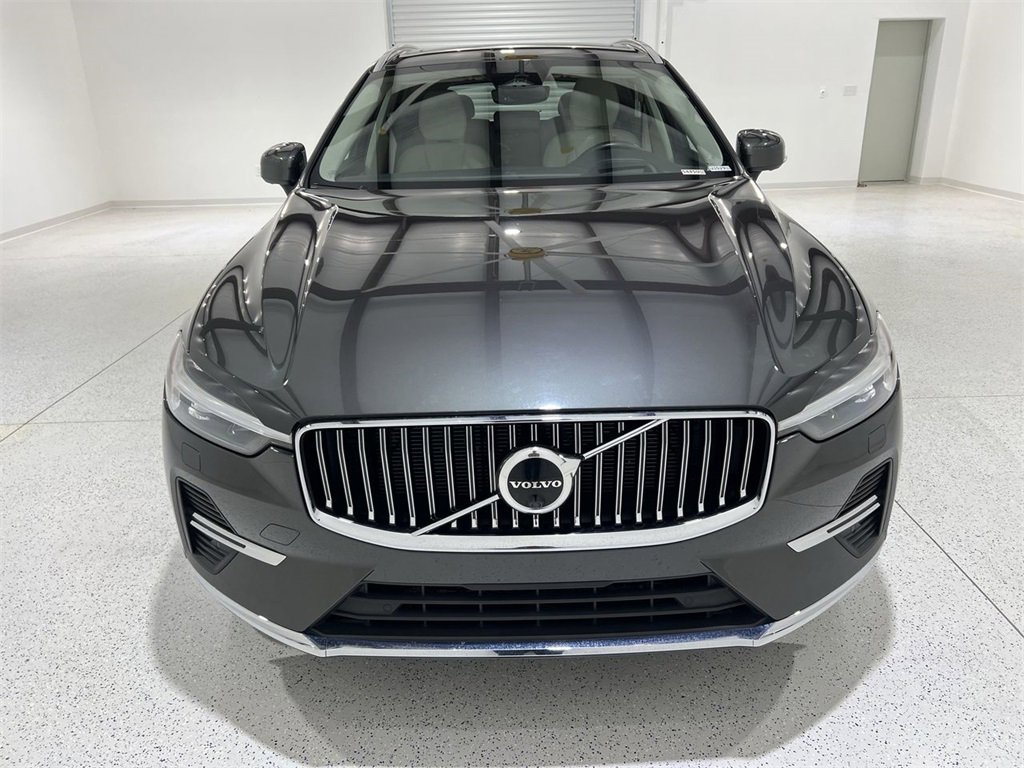 2022 Volvo XC60 B5 Inscription photo 3