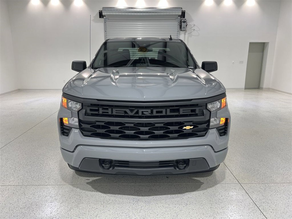 2025 Chevrolet Silverado 1500 Custom photo 3